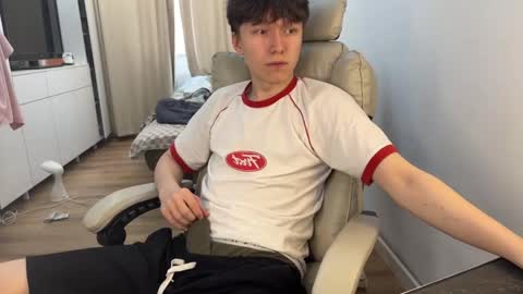 Snapshot of malcolm_yang chatting on October 29, 9:12 am Tom and Mark 3 online show from October 29, 9:12 am