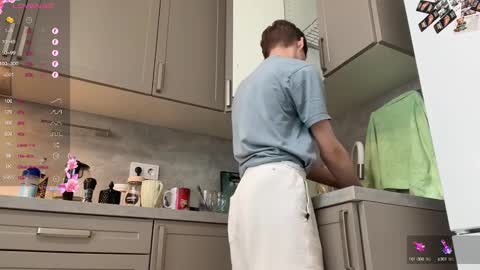 Snapshot of malcolm_yang chatting on February 10, 10:42 am Tom and Mark 3 online show from February 10, 10:42 am