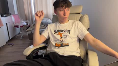 Snapshot of malcolm_yang chatting on October 2, 10:52 am Tom and Mark 3 online show from October 2, 10:52 am