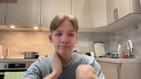 Snapshot of malcolm_yang chatting on January 23, 8:25 am Tom and Mark 3 online show from January 23, 8:25 am