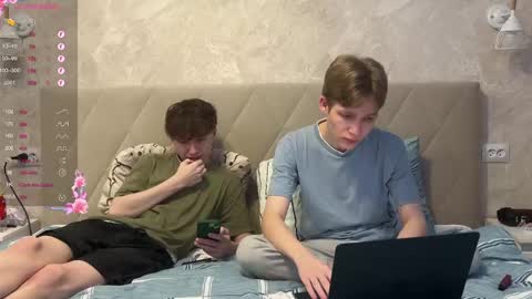 Snapshot of malcolm_yang chatting on December 27, 2:44 pm Tom and Mark 3 online show from December 27, 2:44 pm