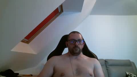 breton online show from April 25, 9:56 pm