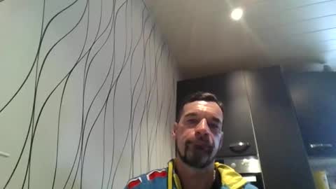 Snapshot of man_from_geaven chatting on February 7, 10:29 am man_from_geaven online show from February 7, 10:29 am