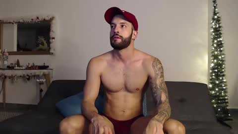 Snapshot of marcoandpolo01 chatting on December 31, 3:23 am Marco  Polo online show from December 31, 3:23 am