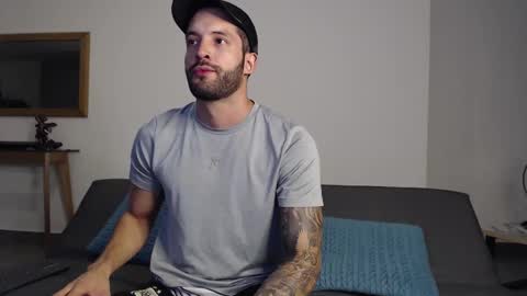 Snapshot of marcoandpolo01 chatting on January 9, 12:57 am Marco  Polo online show from January 9, 12:57 am