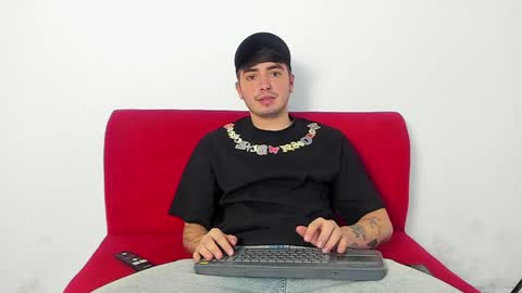 Marcos online show from December 9, 9:11 pm