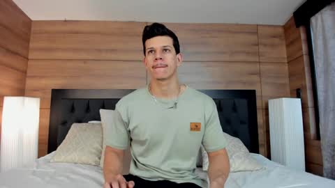 Snapshot of marcosullivan_ chatting on December 25, 7:24 pm Marco Sullivan online show from December 25, 7:24 pm