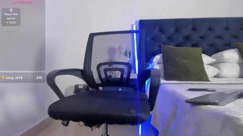 marcus_moreno online show from December 19, 5:37 am