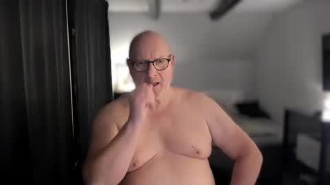 Mark online show from February 14, 8:37 pm