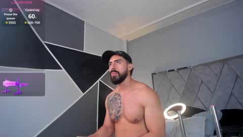 Snapshot of mark_broown_ chatting on February 8, 7:59 pm mark_broown_ online show from February 8, 7:59 pm