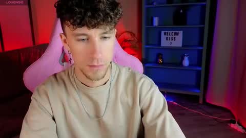 mark_caron online show from November 23, 8:42 pm