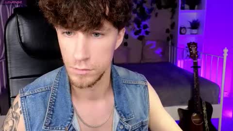 mark_caron online show from October 11, 8:46 pm