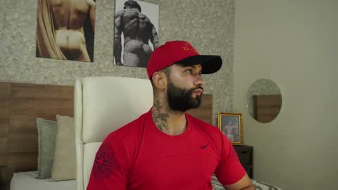 Mark online show from December 8, 9:52 pm