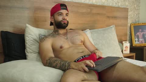 Mark online show from February 3, 11:15 pm