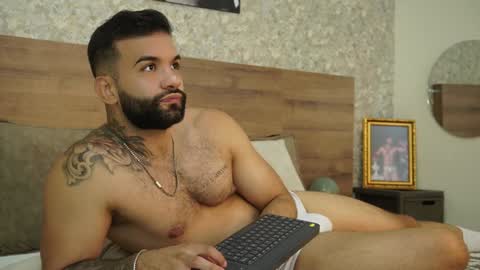 Mark online show from December 3, 8:50 pm