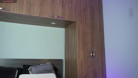 Mark online show from October 10, 7:40 pm