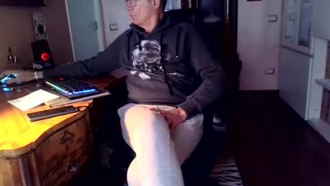 markmarkmark00 online show from February 9, 3:01 pm