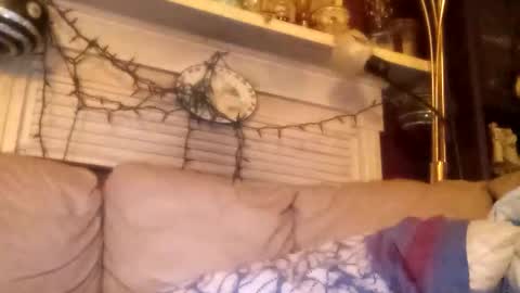 markymark101825061 online show from December 2, 4:37 am