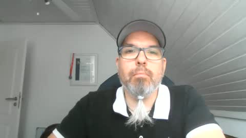 marriedcock1980 online show from June 15, 9:12 am
