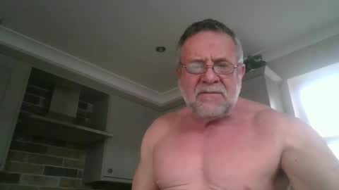 Snapshot of martinrgbxxxx chatting on December 31, 9:53 am martinrgbxxxx online show from December 31, 9:53 am