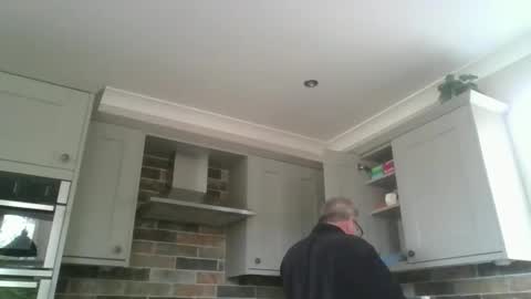 Snapshot of martinrgbxxxx chatting on October 11, 9:13 am martinrgbxxxx online show from October 11, 9:13 am