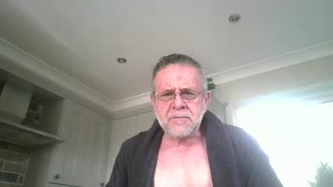 Snapshot of martinrgbxxxx chatting on March 7, 10:02 am martinrgbxxxx online show from March 7, 10:02 am