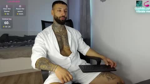 masculineguy69 online show from October 16, 7:38 am