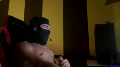 maskedheat_ online show from July 25, 10:50 pm