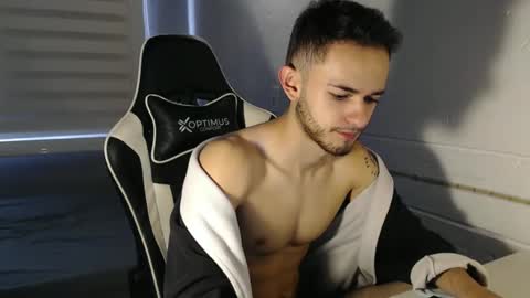 Snapshot of massimo_jiovano chatting on March 8, 5:09 pm massimo online show from March 8, 5:09 pm