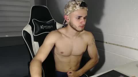 Snapshot of massimo_jiovano chatting on December 6, 11:14 pm massimo online show from December 6, 11:14 pm