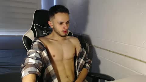 Snapshot of massimo_jiovano chatting on March 7, 4:00 pm massimo online show from March 7, 4:00 pm