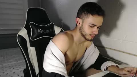 Snapshot of massimo_jiovano chatting on February 27, 11:26 pm massimo online show from February 27, 11:26 pm