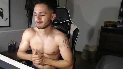 Snapshot of massimo_jiovano chatting on October 24, 11:06 pm massimo online show from October 24, 11:06 pm