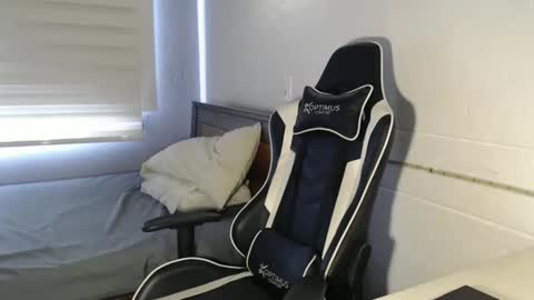 Snapshot of massimo_jiovano chatting on December 7, 3:19 pm massimo online show from December 7, 3:19 pm