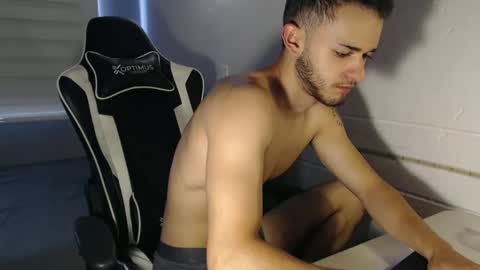 Snapshot of massimo_jiovano chatting on December 3, 2:16 pm massimo online show from December 3, 2:16 pm