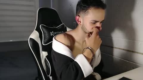 Snapshot of massimo_jiovano chatting on March 9, 11:14 pm massimo online show from March 9, 11:14 pm