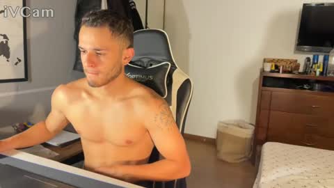 Snapshot of massimo_jiovano chatting on September 19, 3:29 am massimo online show from September 19, 3:29 am