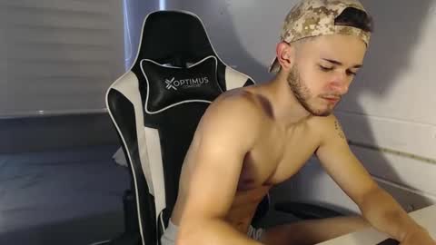 Snapshot of massimo_jiovano chatting on December 8, 3:56 pm massimo online show from December 8, 3:56 pm