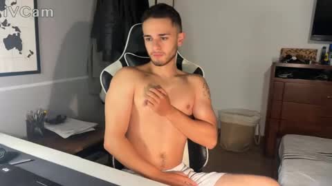 Snapshot of massimo_jiovano chatting on September 28, 11:14 pm massimo online show from September 28, 11:14 pm