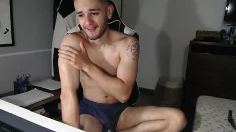 Snapshot of massimo_jiovano chatting on October 23, 3:10 am massimo online show from October 23, 3:10 am