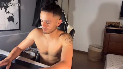 Snapshot of massimo_jiovano chatting on September 20, 11:16 pm massimo online show from September 20, 11:16 pm