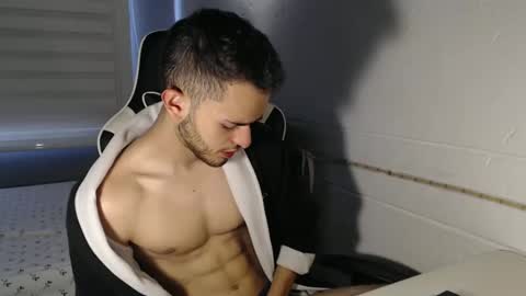 Snapshot of massimo_jiovano chatting on February 23, 5:04 pm massimo online show from February 23, 5:04 pm