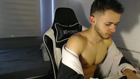 Snapshot of massimo_jiovano chatting on December 9, 3:45 pm massimo online show from December 9, 3:45 pm