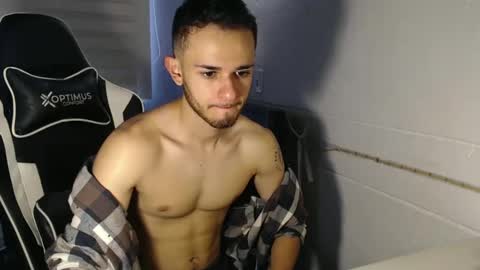 Snapshot of massimo_jiovano chatting on February 12, 3:16 pm massimo online show from February 12, 3:16 pm