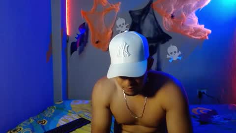 massimo_vidal online show from October 25, 2:02 am