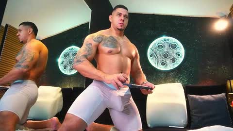 massimowalton2 online show from December 19, 1:19 pm