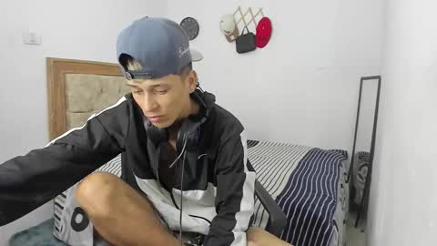 Snapshot of masteralda09 chatting on October 15, 11:18 am Alpha junior online show from October 15, 11:18 am