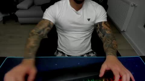 Snapshot of masterkingmuscle chatting on February 9, 7:41 pm masterkingmuscle online show from February 9, 7:41 pm