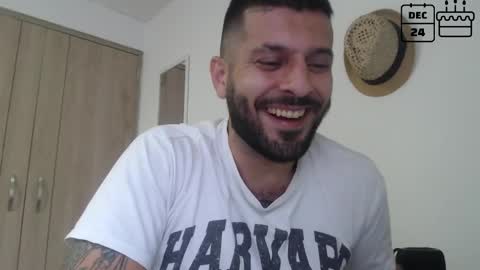 Snapshot of masterofinfatuation chatting on December 21, 10:41 pm   online show from December 21, 10:41 pm