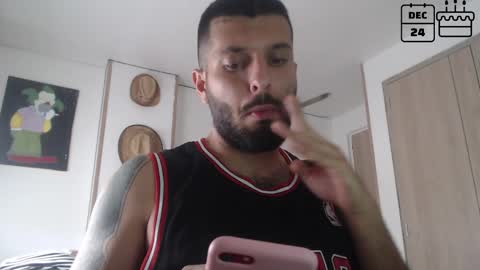 Snapshot of masterofinfatuation chatting on December 23, 9:40 pm   online show from December 23, 9:40 pm